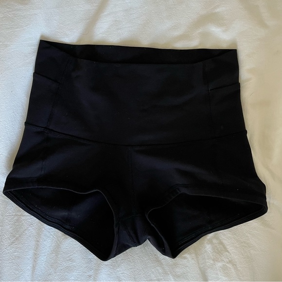 Lululemon Shorts Black - Picture 2 of 3